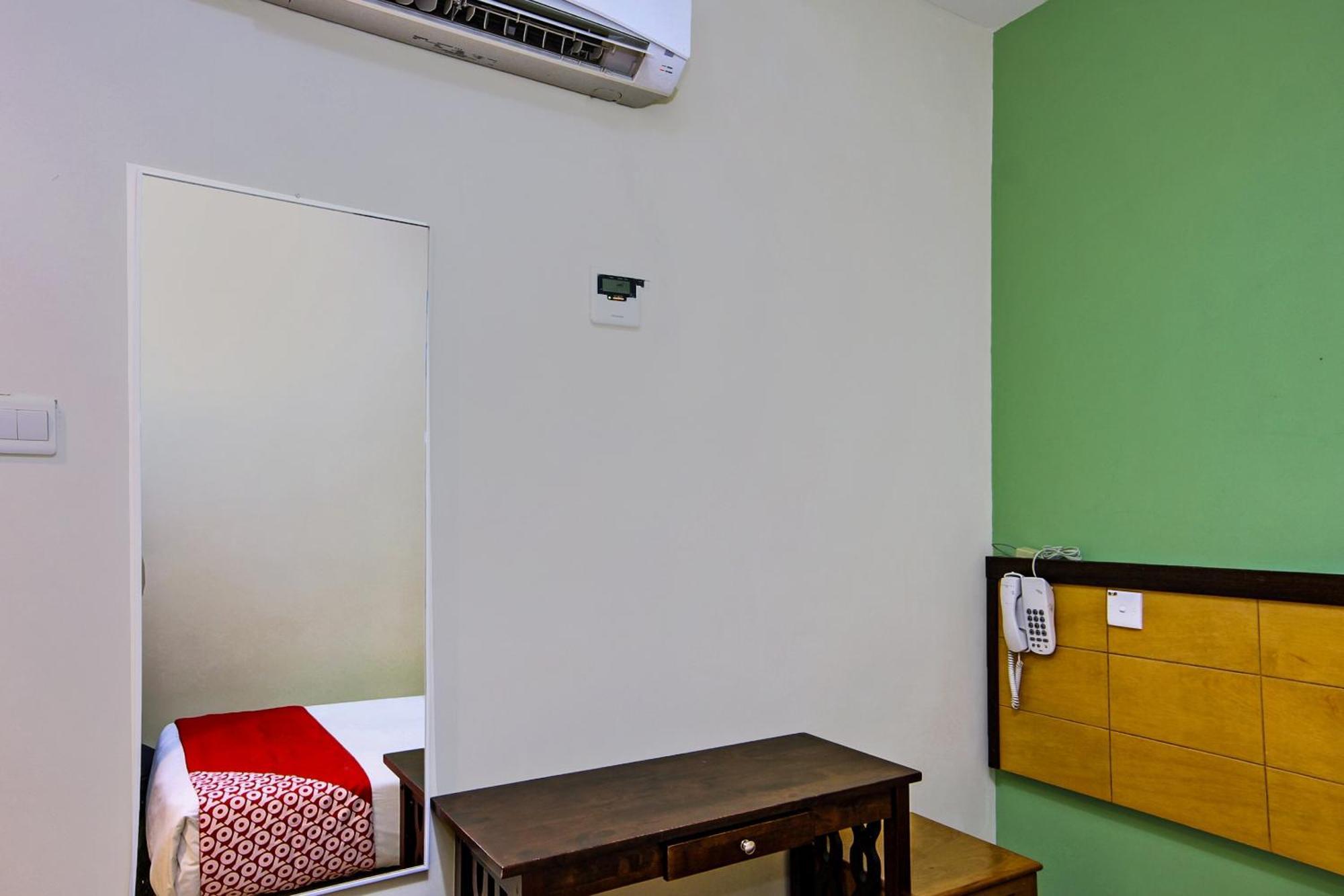 Oyo 44054 Holiday Mansion Inn Sibu Dış mekan fotoğraf