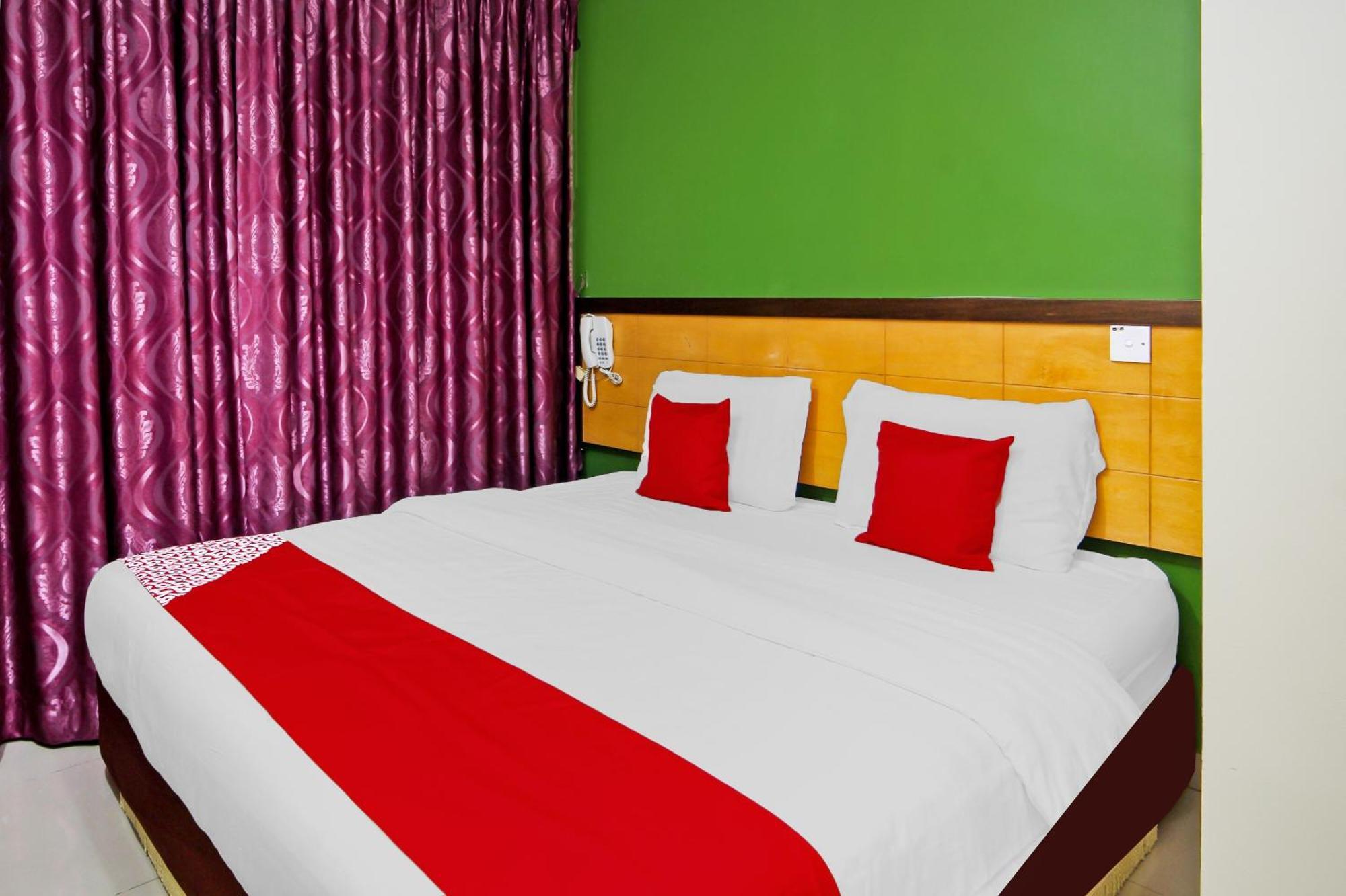 Oyo 44054 Holiday Mansion Inn Sibu Dış mekan fotoğraf
