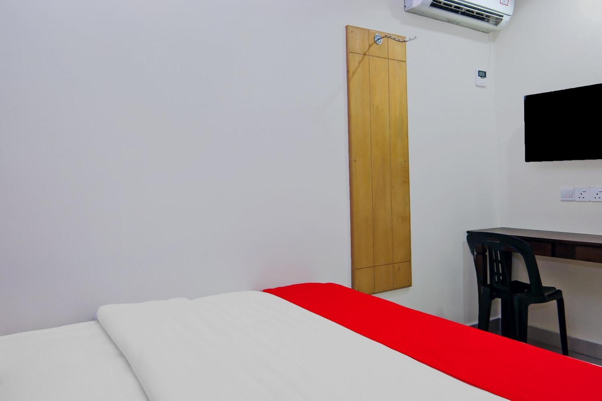 Oyo 44054 Holiday Mansion Inn Sibu Dış mekan fotoğraf