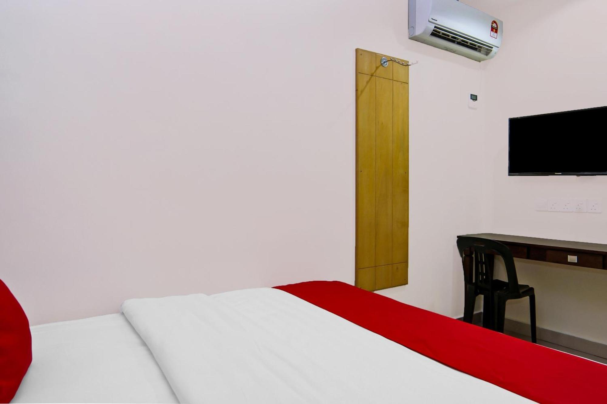 Oyo 44054 Holiday Mansion Inn Sibu Dış mekan fotoğraf