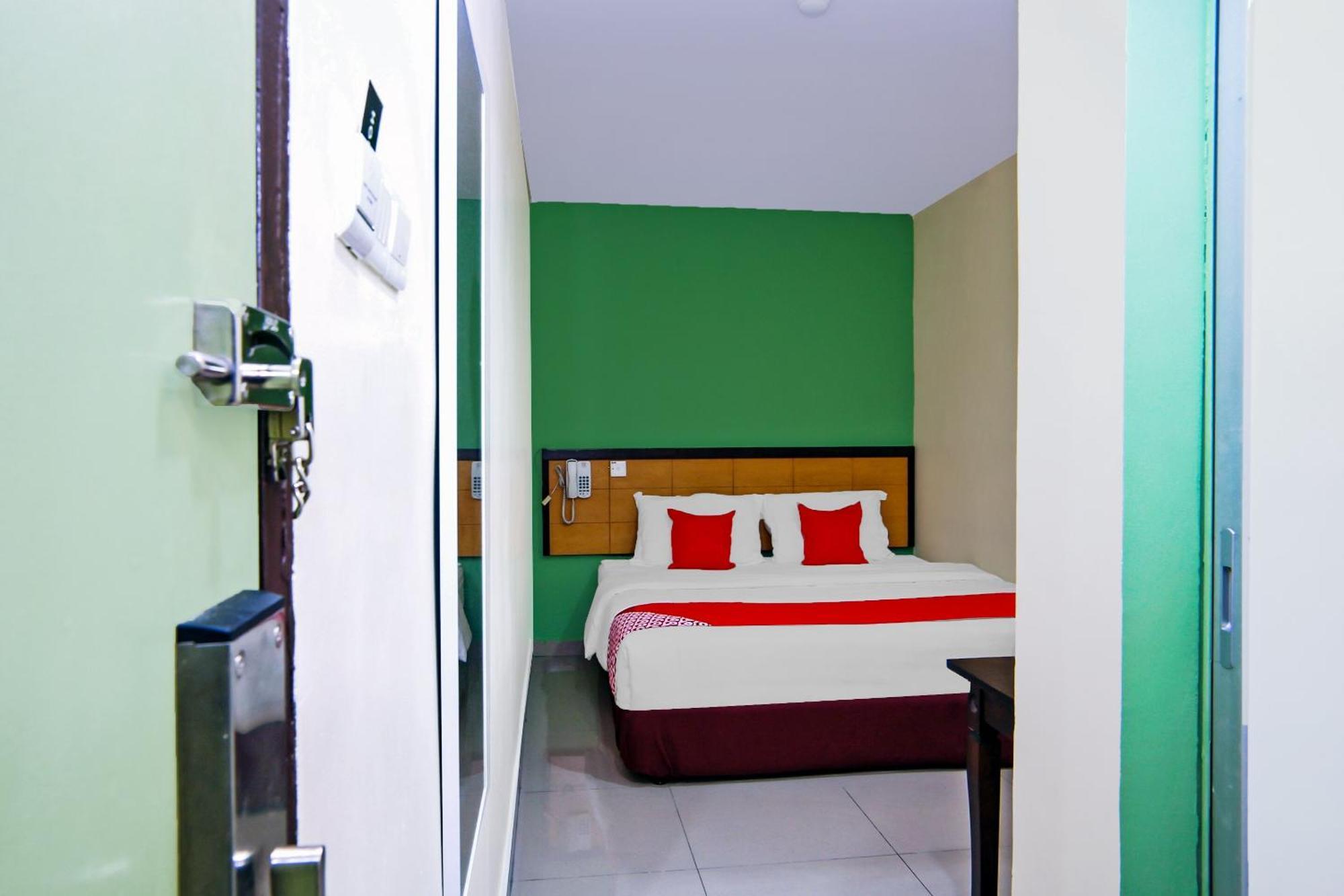 Oyo 44054 Holiday Mansion Inn Sibu Dış mekan fotoğraf