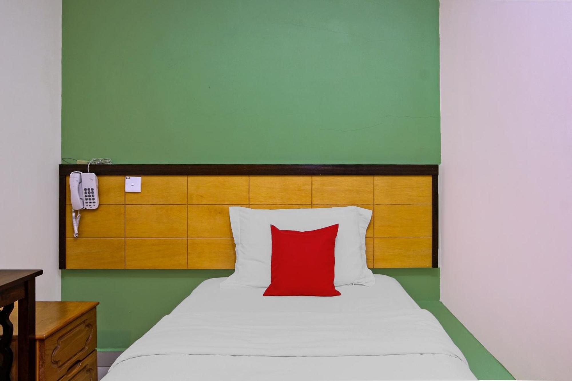 Oyo 44054 Holiday Mansion Inn Sibu Dış mekan fotoğraf